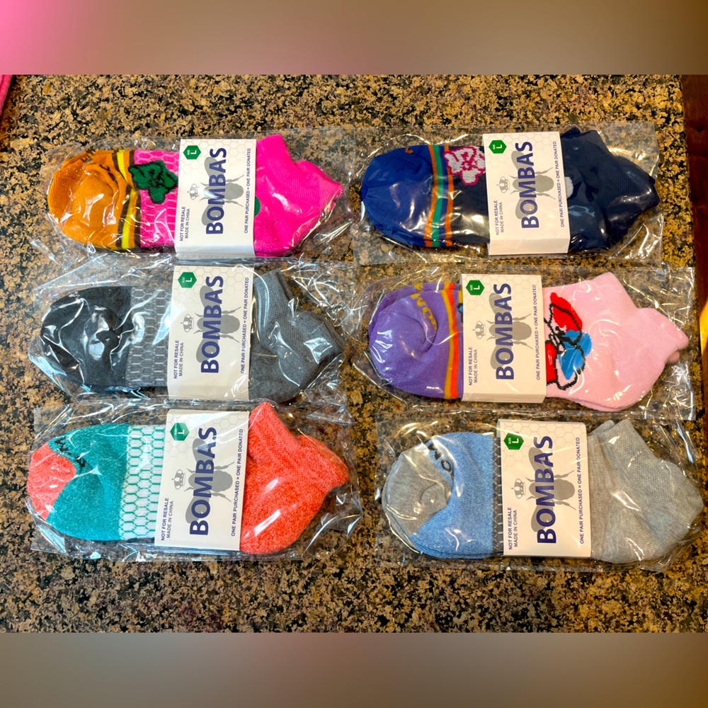 Size Large (L) Women’s bombas ankle socks.